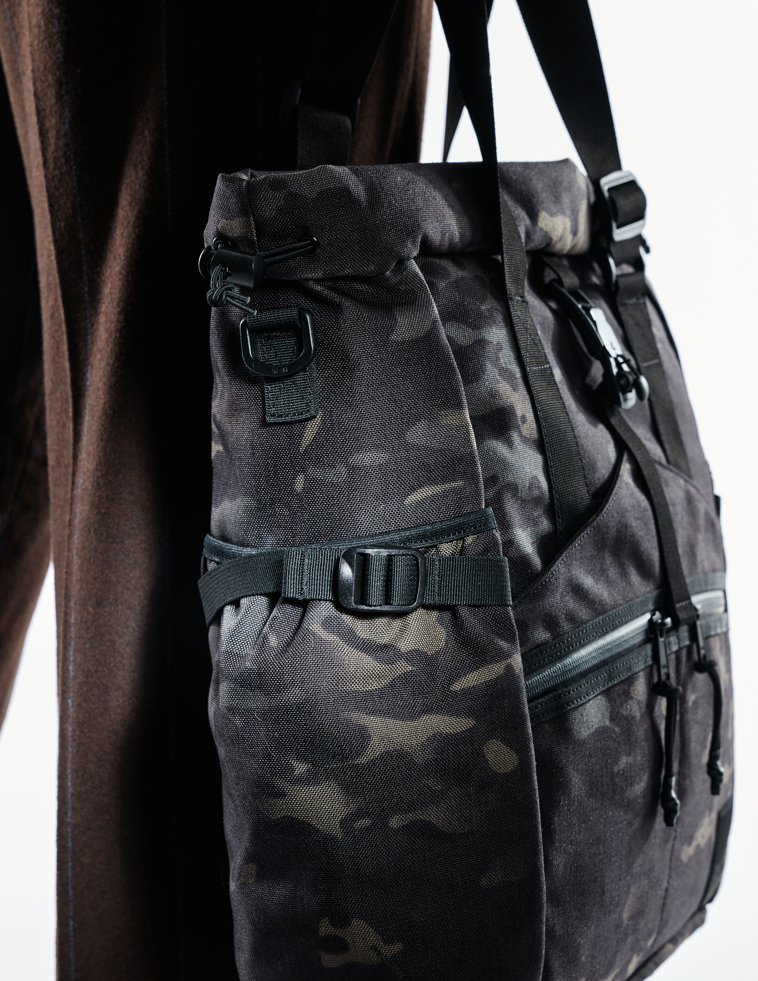Brown Buffalo Conceal Tote 新品 Conceal Tote - Challenge Ultra Black Grid